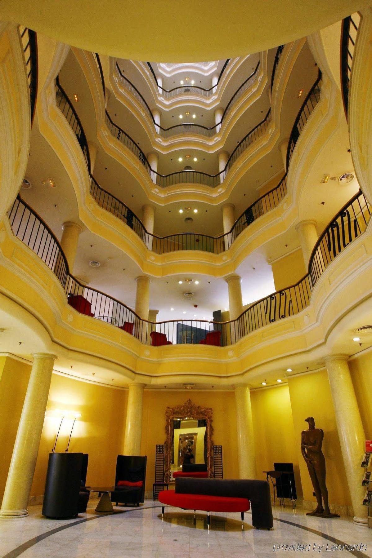 Occidental Alfonso V Hotel
